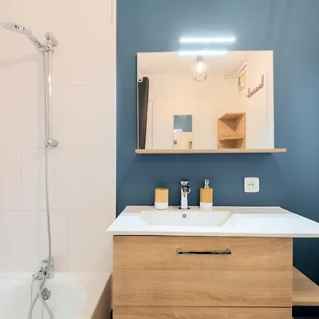 Appartement Lille, Fully-equipped With Parking Space *