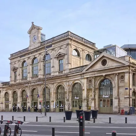 Lille, Fully-equipped With Parking Space Appartement Rijsel